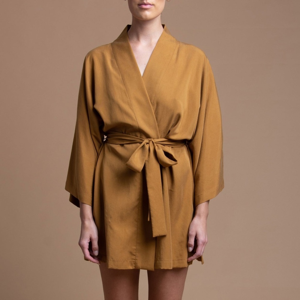 Designer Short Kimono Robe Super Soft Luxurious Tencel One Size Great For Gifts!